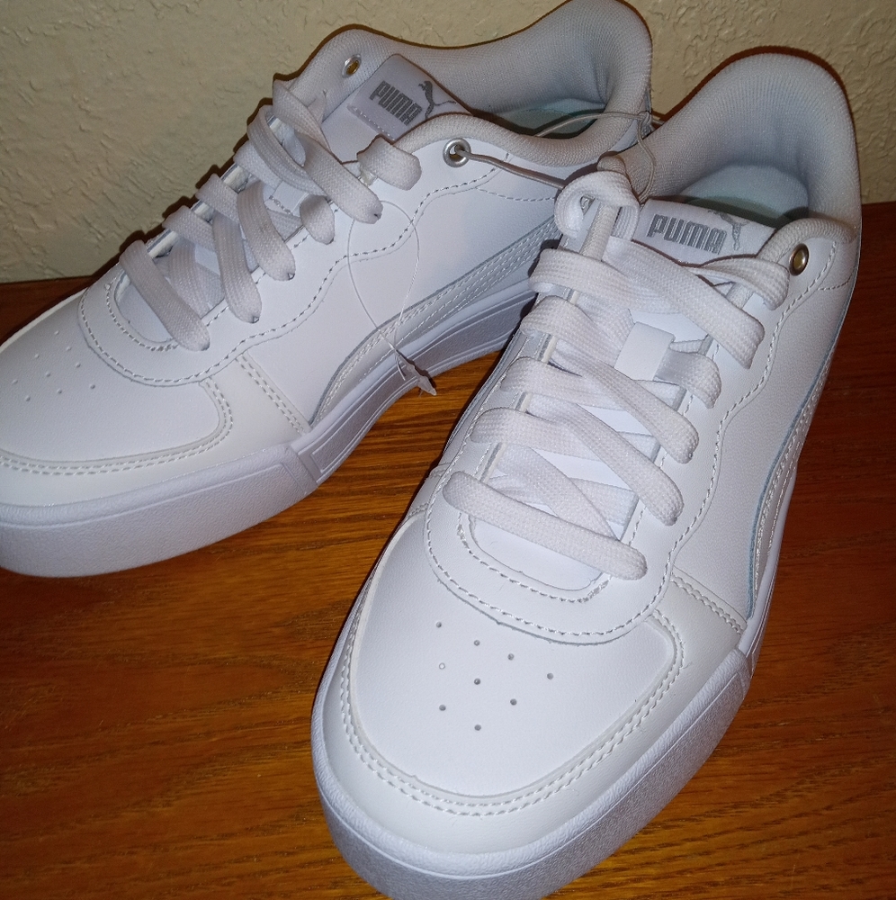 Puma Skye women's skate shoes NWOT